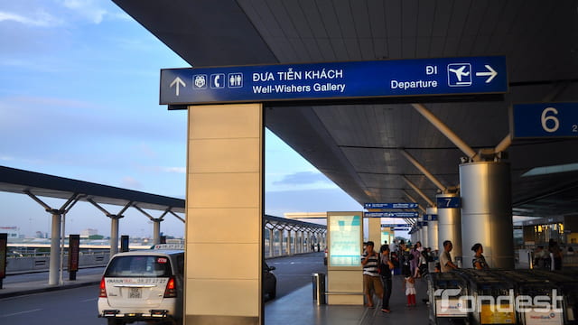 Tan Son Nhat VIP Fast Track (Imigrasi Keberangkatan)