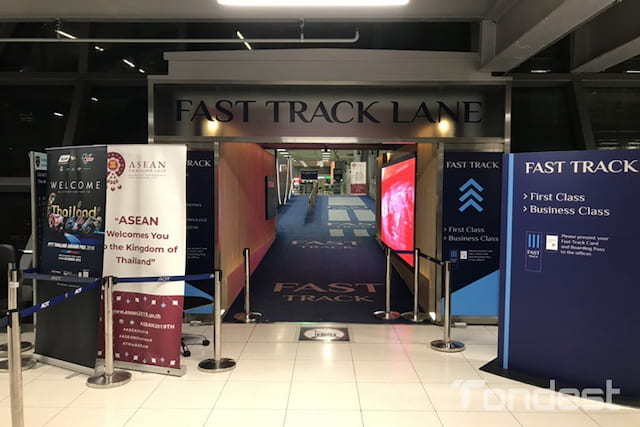 Keberangkatan Internasional VIP dengan Executive Lounge